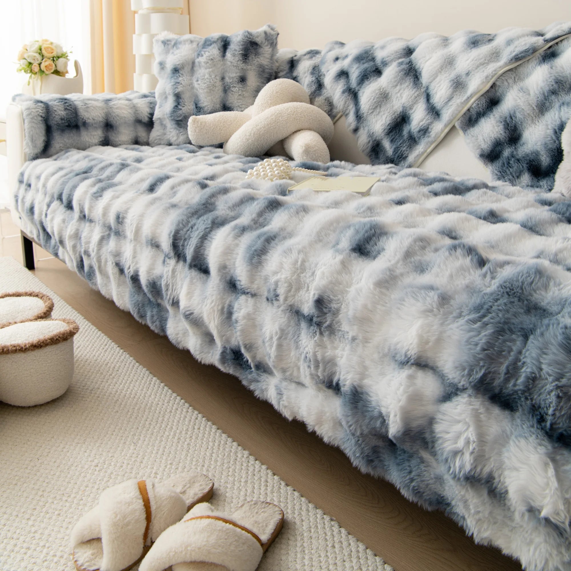 Thicken Imitation Rabbit Fur Plush Sofa Slipcover Non-Slip Soft Sofa Towel Couch Cushion for Living Room Modern Home Decor